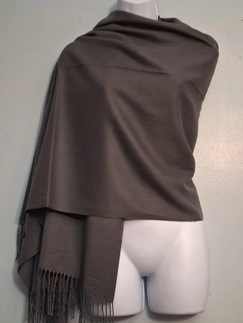 Cashmere Gray With Fringe Scarf